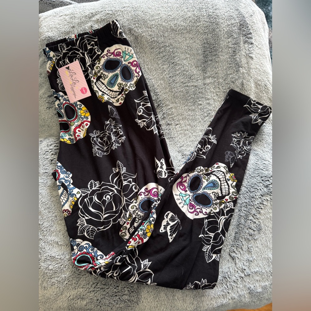 Black Sugar Skull Leggings with Floral Print